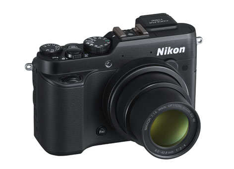 Nikon P7800, ora c'è anche il mirino